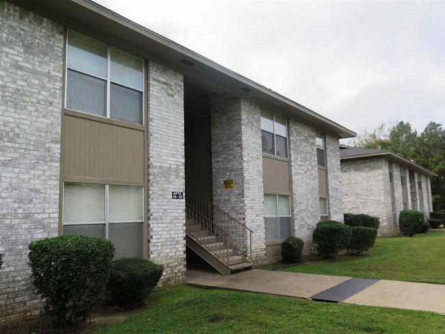 Building Photo - Bentwood Terrace Apartments I & II