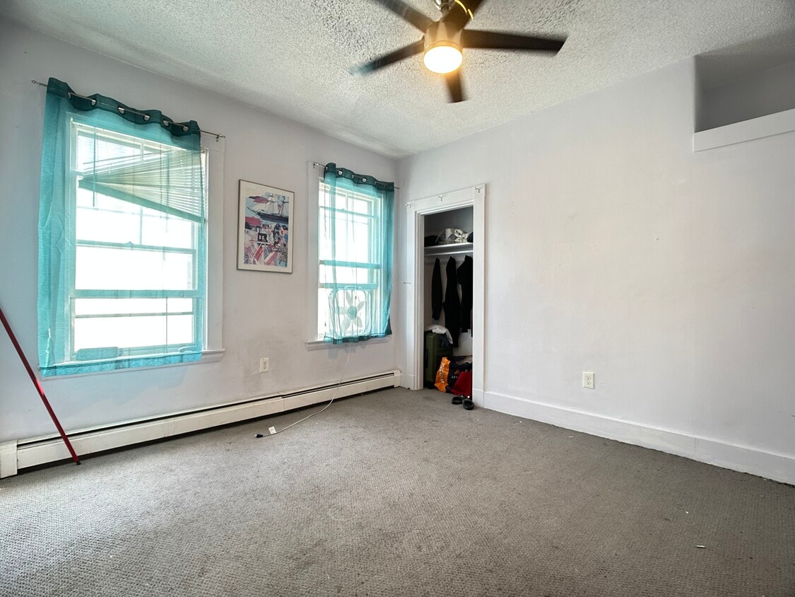 Foto principal - 67 Holworthy St