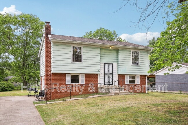 Building Photo - 144 Airport Rd