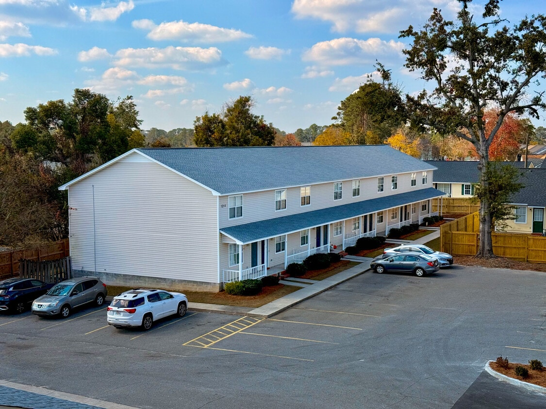 Foto principal - Bradley Bowen Townhomes