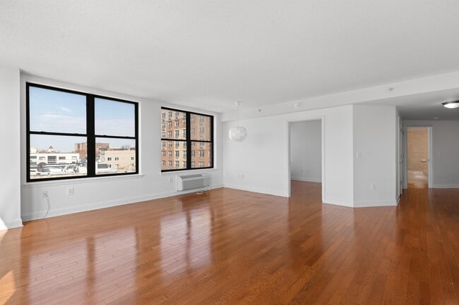 Building Photo - 4301 Park Ave