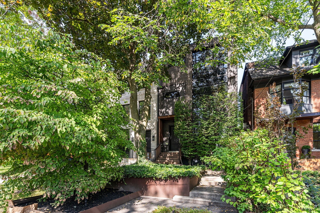 Photo principale - 76 Roxborough St W