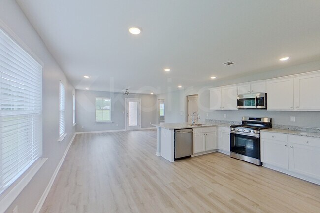 Foto del edificio - 656 June St