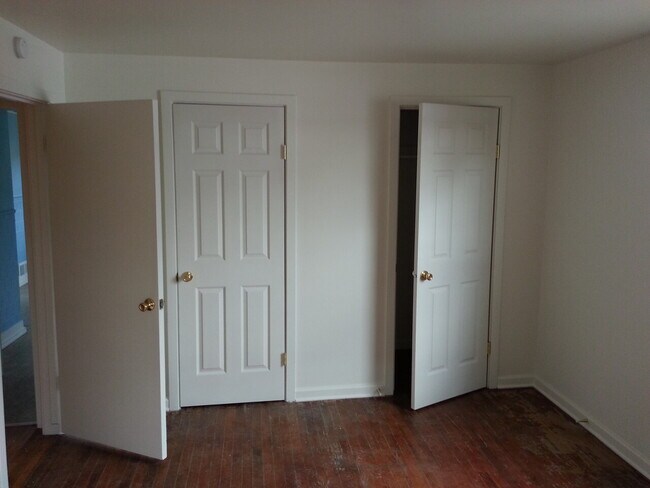 Building Photo - BU724