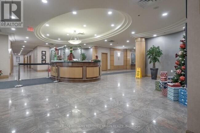 Photo du bâtiment - 5500-5500 Yonge St