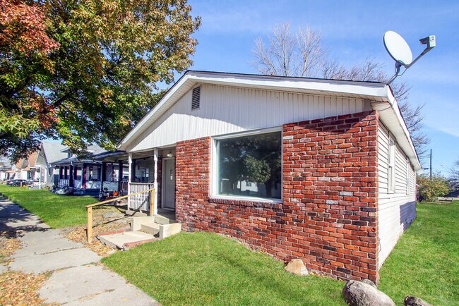 Foto del edificio - Freshly Renovated & Ready for You — Cozy 1...