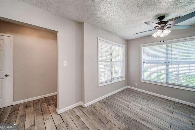 Foto del edificio - 5145 Hill Farm Dr NE