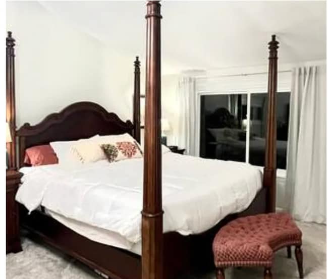 Building Photo - 52 Eagle St