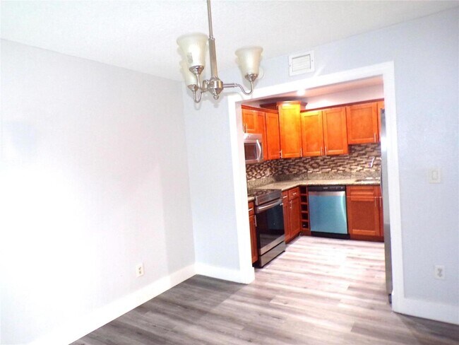 Foto del edificio - 2180 Bayberry Dr