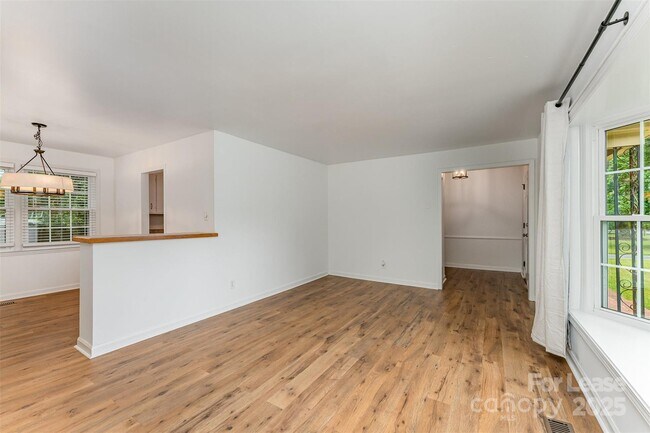 Foto del edificio - 3252 Northampton Dr