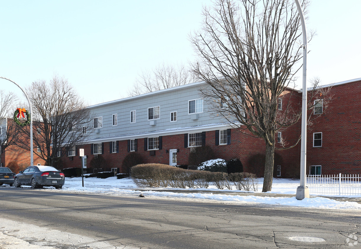 Building Photo - Kennedy Gardens