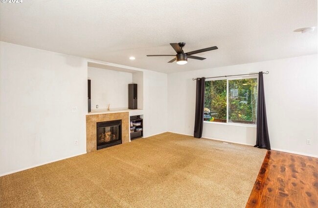 Building Photo - 1018 NE Mariners Loop