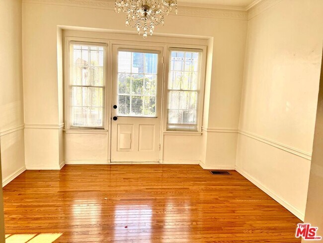 Foto del edificio - 10821 Lindbrook Dr