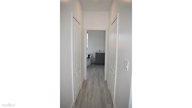 Building Photo - 4 br, 3.5 bath House - 3815 SW 165th Ave