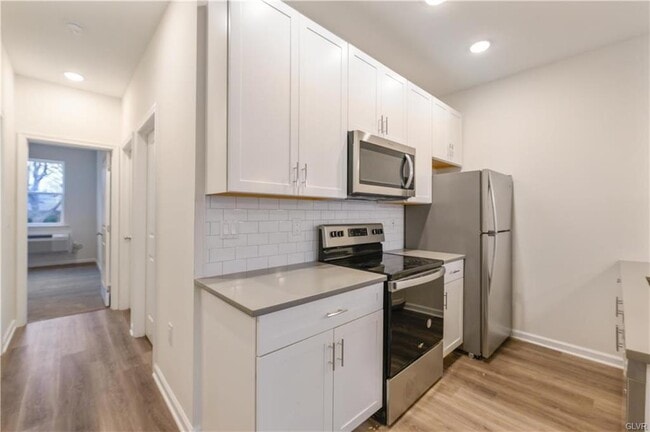 Building Photo - 122 W Nesquehoning St