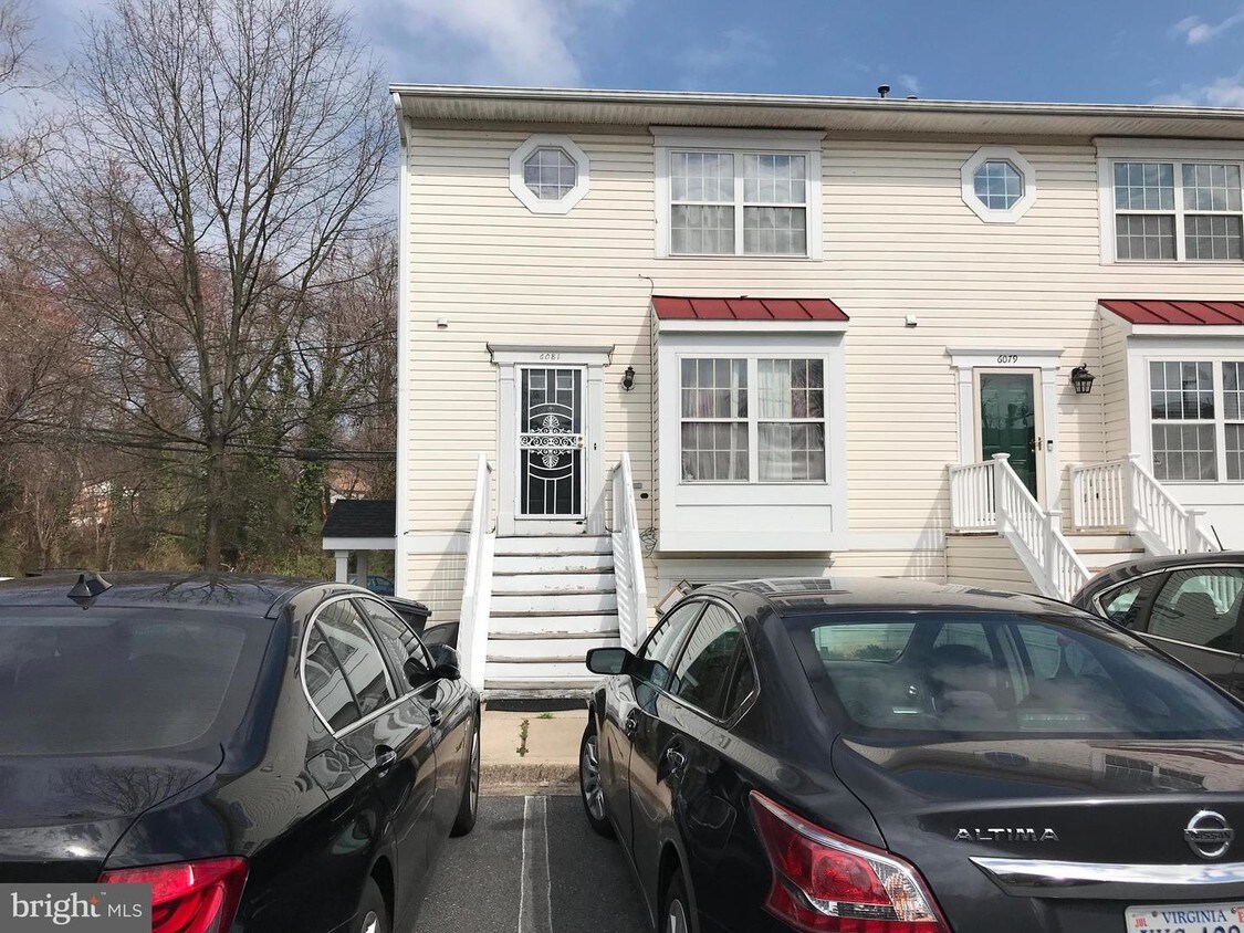 Foto principal - 6081 64th Ave