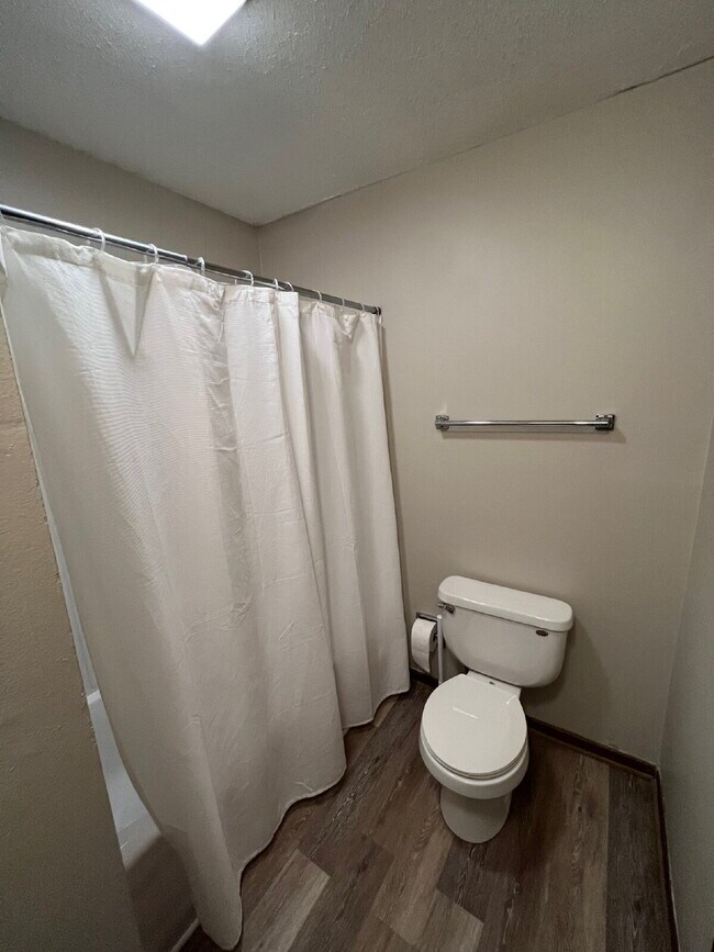Foto del edificio - 3 Bedroom Duplex on South Side of Des Moines Available!