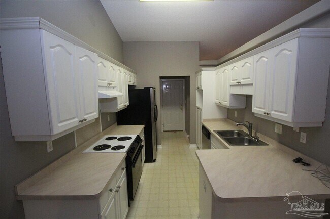 Building Photo - 5176 Westport Dr
