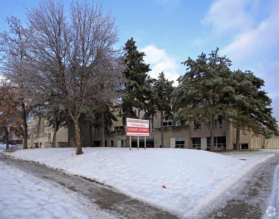 Building Photo - Rona Place