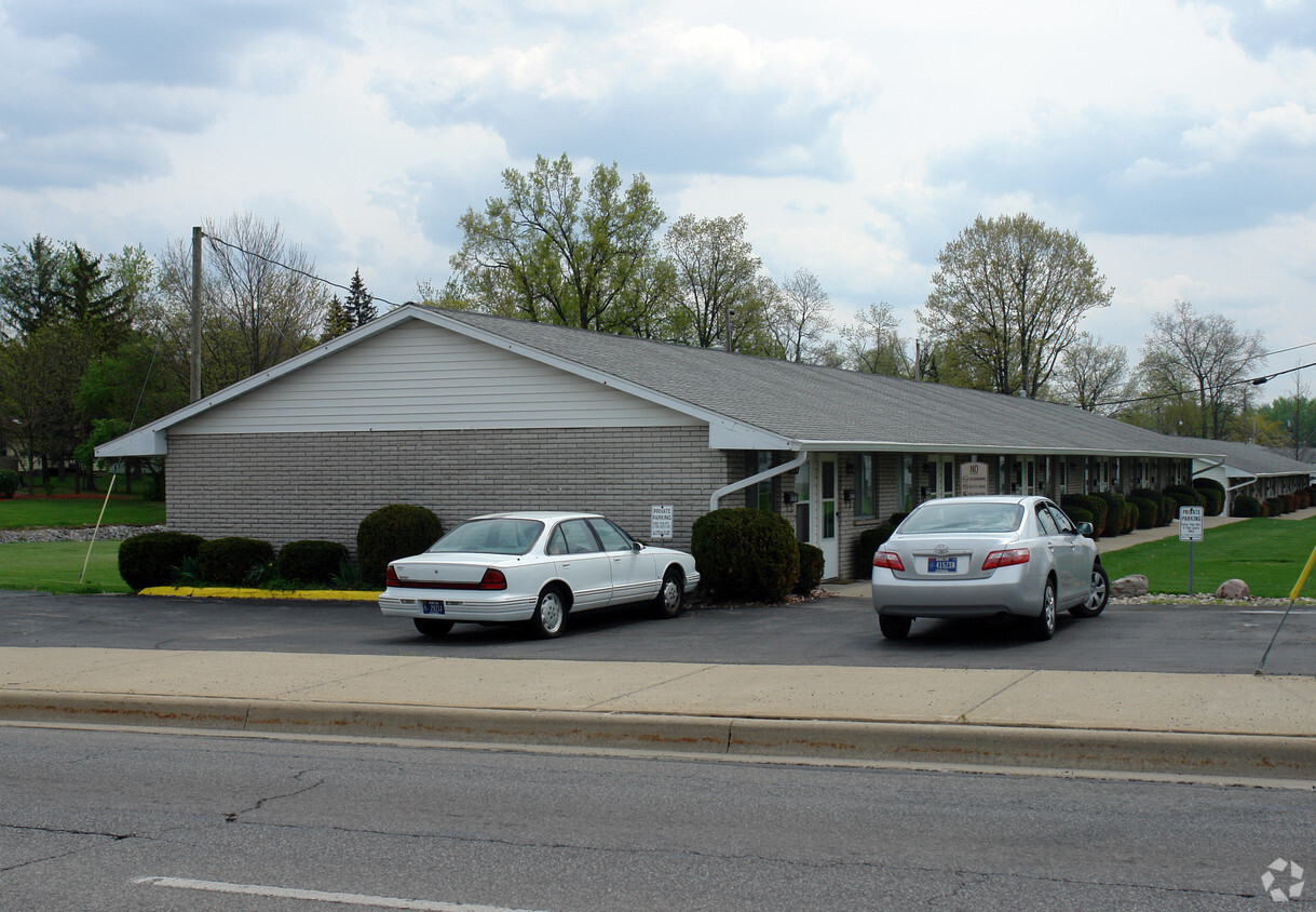 Primary Photo - Senior Town Apartments