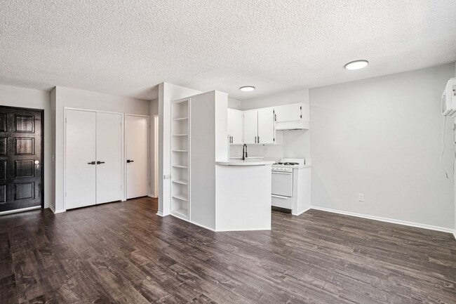 Interior Photo - 238 South Serrano Ave