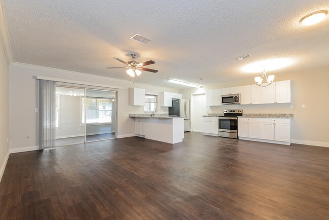 Building Photo - 4013 27th Ave W