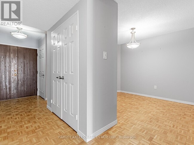 Building Photo - 131 Beecroft Rd