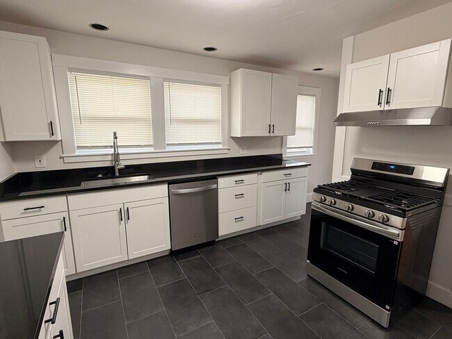 Foto del edificio - 252 Auburndale Ave