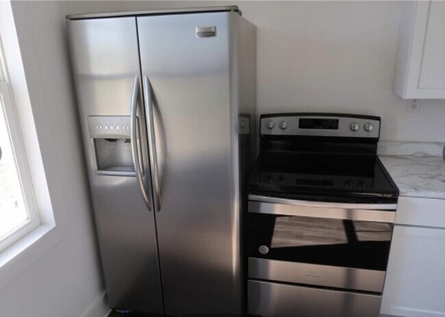 Foto del edificio - 2010-2012 Maplegrove Ave