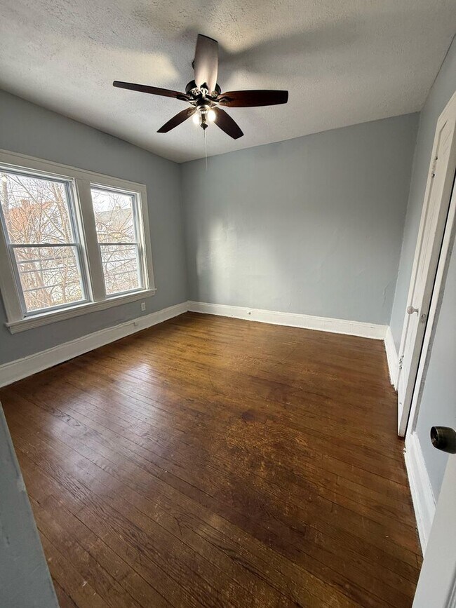 Foto del edificio - 3390 E 143rd St