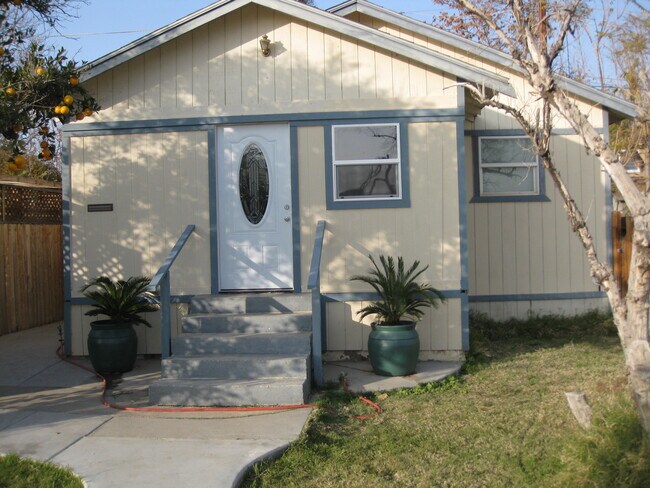 Building Photo - 148 Cooper Ave