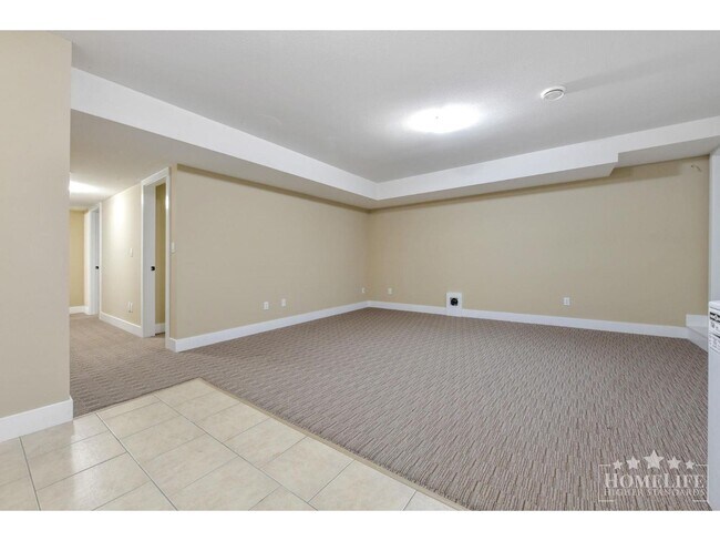 Photo du bâtiment - 19593-19572 72 Ave