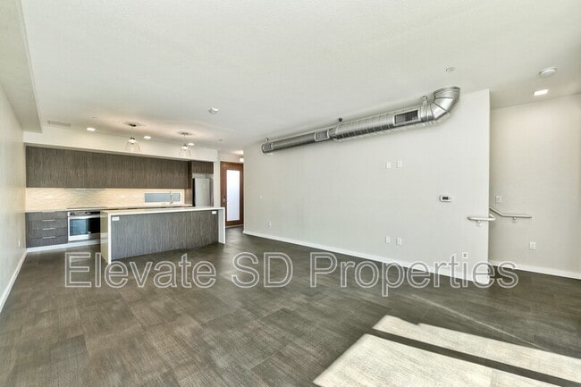 Foto del edificio - 2466 1st Ave.