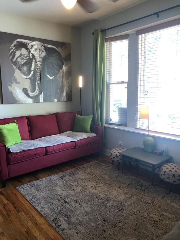 Foto principal - 2403 N Hamlin Ave