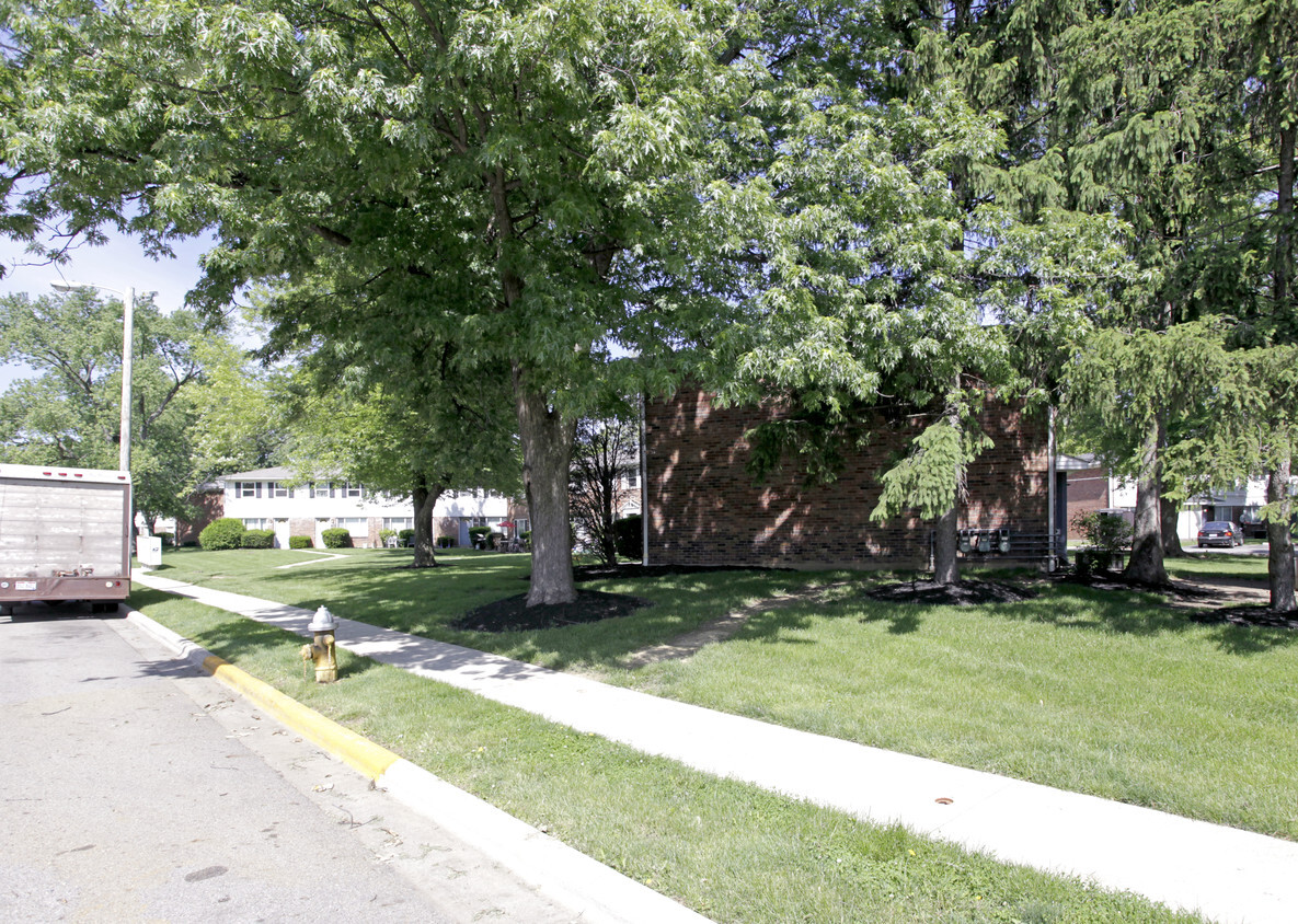 Building Photo - 4936-4958 Medfield Way