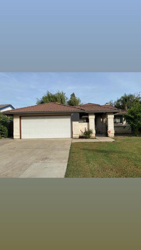 Foto principal - 2417 Greenacre Ln