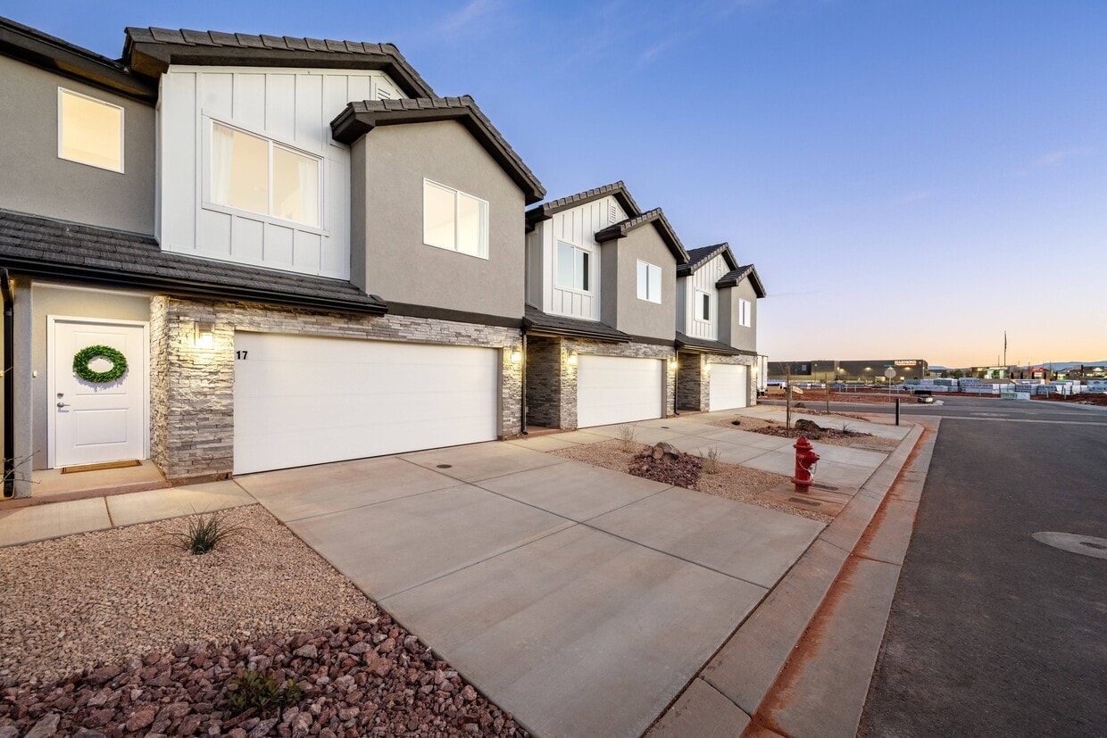 Desert Village Townhomes 2540 Lava Cove Dr Santa Clara, UT