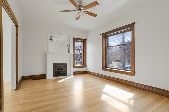 Foto del edificio - Historic 3 bedroom townhome with recent upgrades.