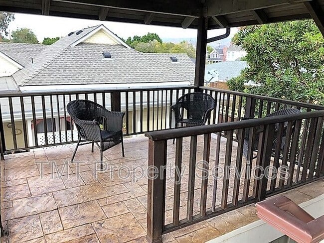 Building Photo - 579 Buchon St