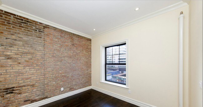 Building Photo - 246 10th Ave