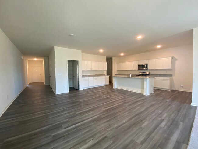 Building Photo - 30 Molly Mac Ln