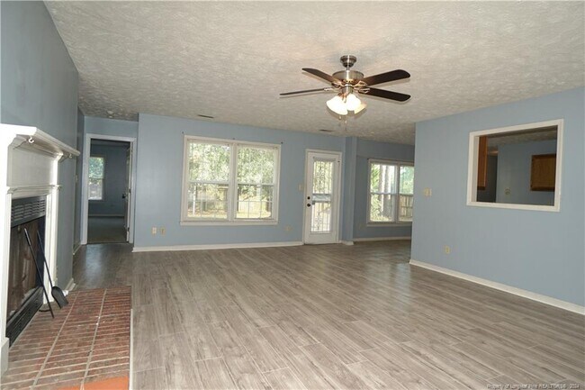 Foto del edificio - 6571 Brookshire St