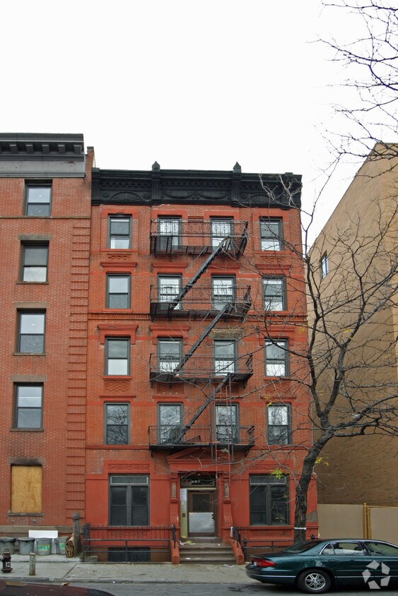 Foto del edificio - 319 W 134th St