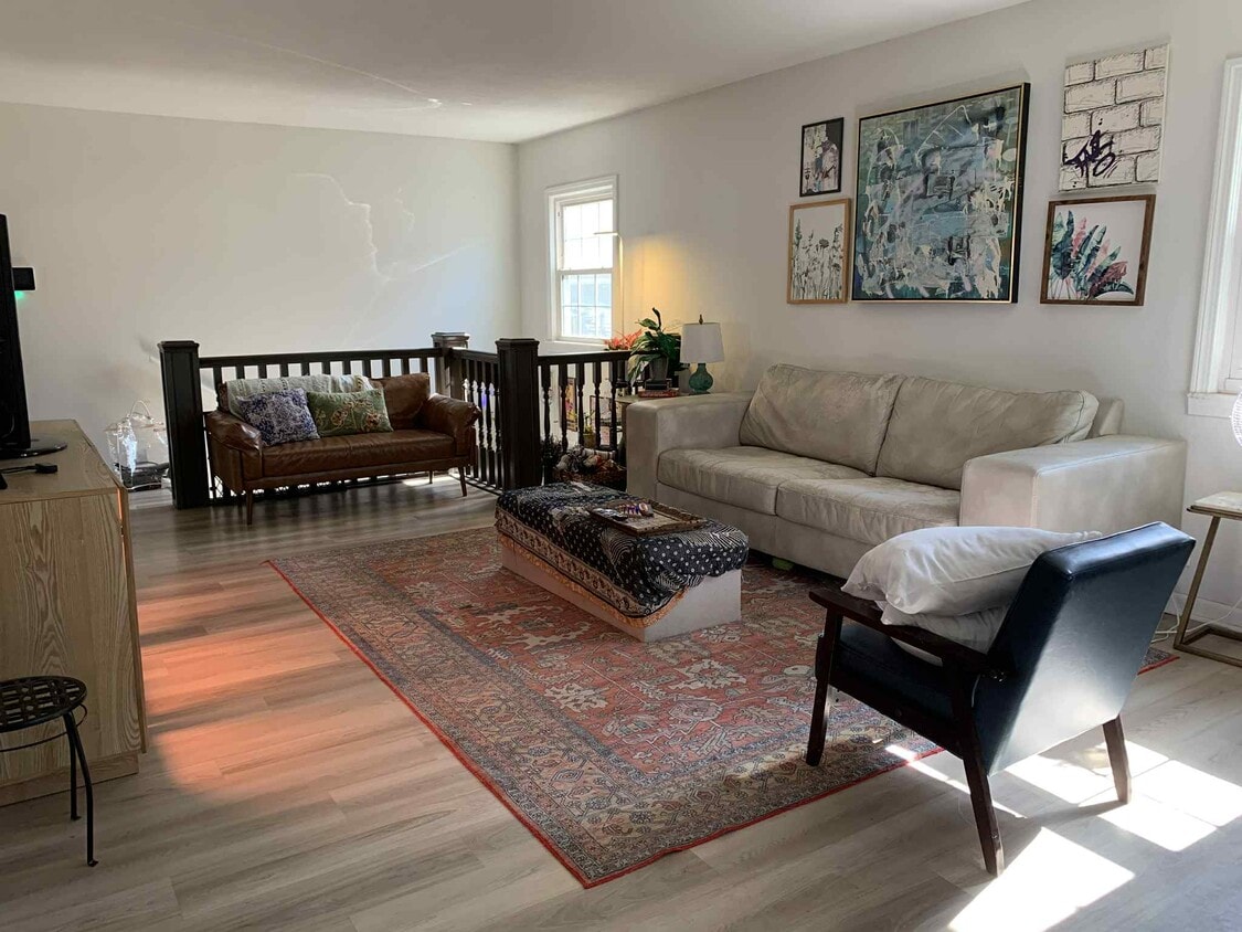 Foto principal - 520 S Osage St