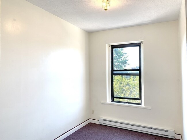 Building Photo - 181 Northampton St