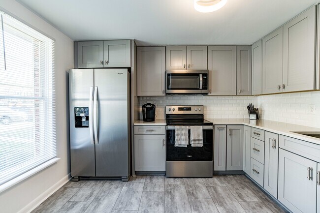 Foto del edificio - 1708 Ithaca Ln