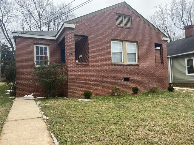 Building Photo - 723 S Ellis St