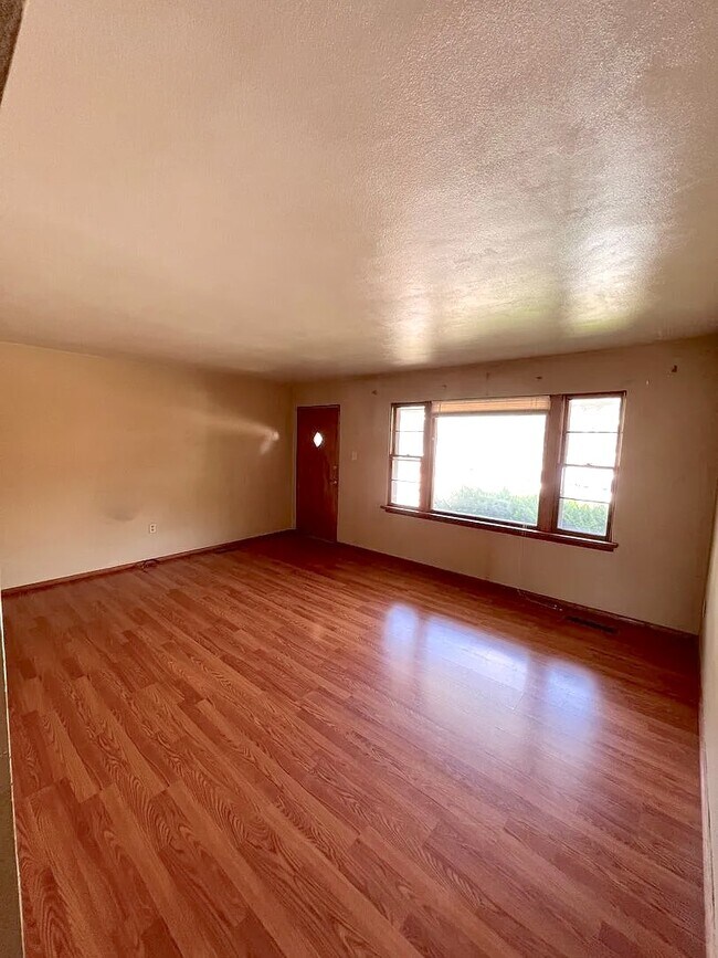 Foto del edificio - 310 S 10th St