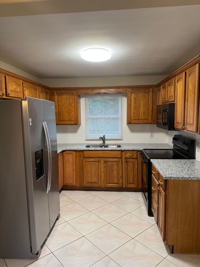 Building Photo - 3129 Nursery Rd SE