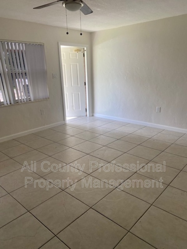 Foto del edificio - 6032 Pierce St
